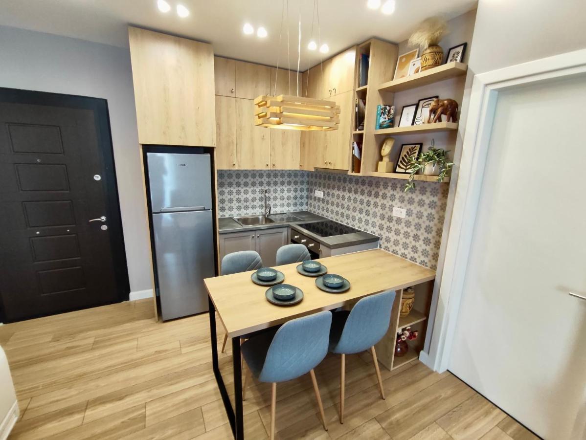 Modern Style 2Br-Apt - 10Min To Skanderbeg Square Apartment Tirana Exterior photo